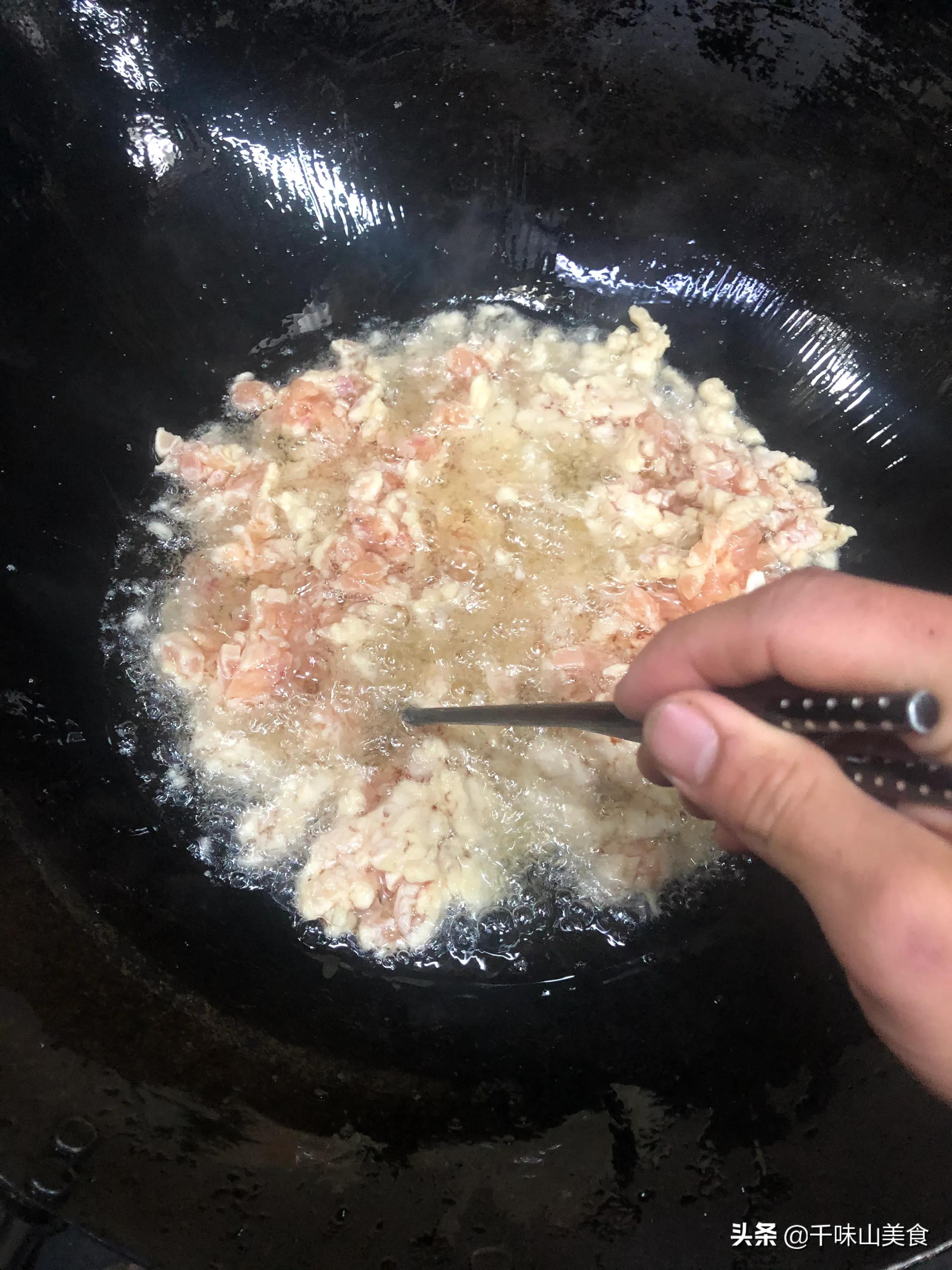 炒肉粘锅,大厨教你热锅凉油窍门,炒任何菜都不黏锅,适合所有锅