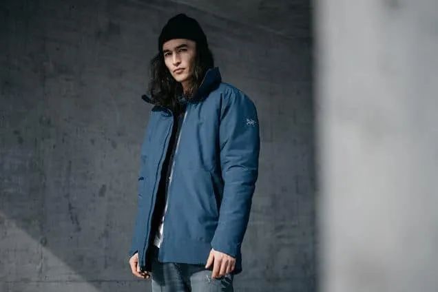 别再穿烂大街的小白鞋了,别再穿烂大街的外套