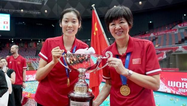 郎平里约吃泡面,中国女排郎平吃泡面