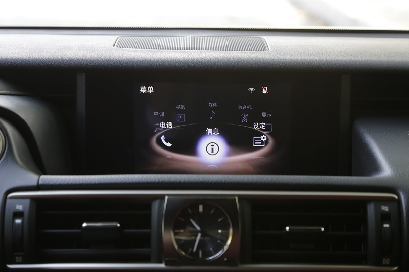 雷克萨斯IS300体验报告：我没法再做一个“肉人”