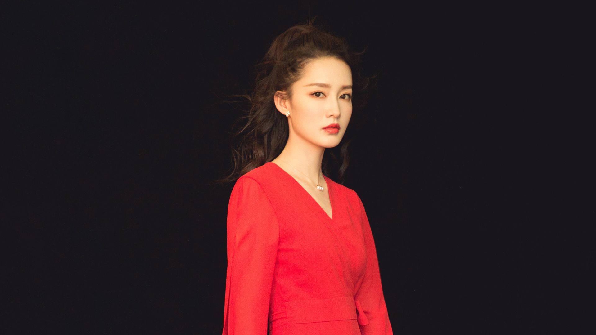 背后有背景却一直捧不红的女明星,却怎么都捧不红的4位女明星