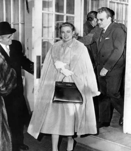 旧化妆包废物利用能装什么,废弃手提包可以diy什么