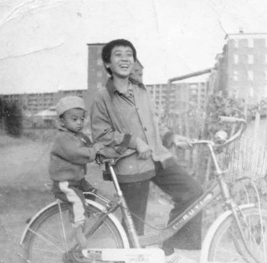 于和伟：幼年丧父，母亲45岁生他，25岁娶初恋，对女儿亏欠最大