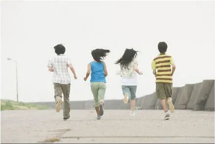 中学宣传栏称贞洁,中学宣传栏称贞洁女子后代聪明