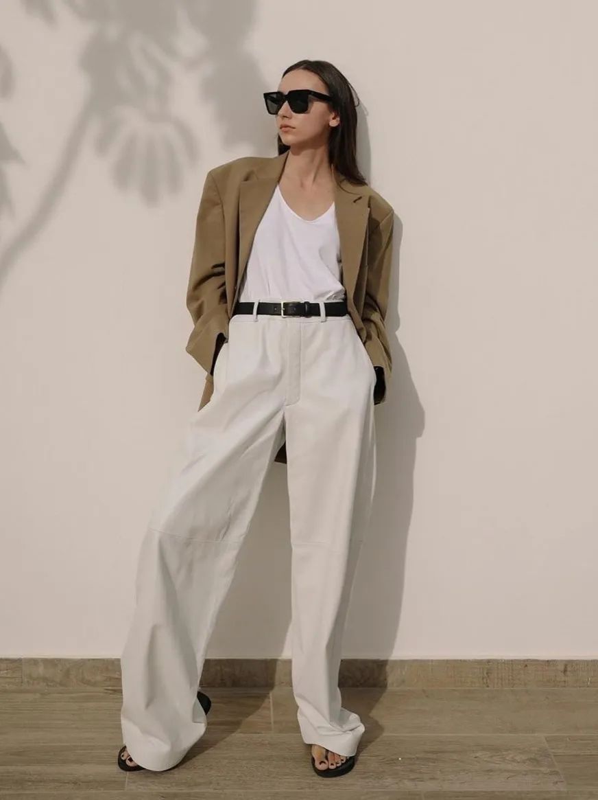 日常穿搭不可少具有质感腰带点缀,时髦精致女士两面穿时尚腰带