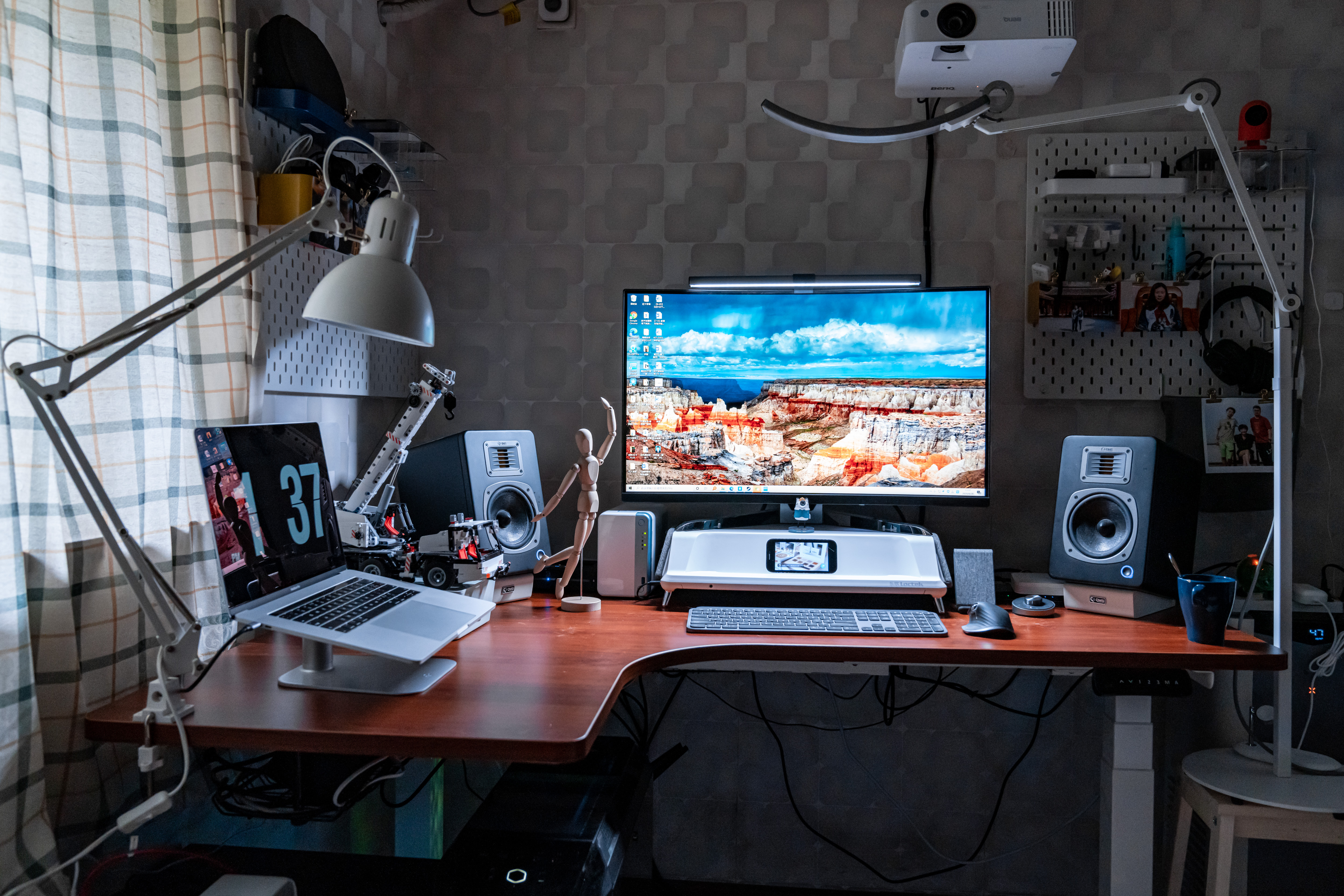 打造理想的居家办公环境:乐歌升降桌/台+明基灯具晒单