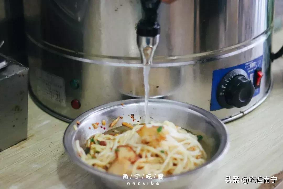 10年搬了3次！师院旁搬走的桂林米粉，我终于在民主路找到了