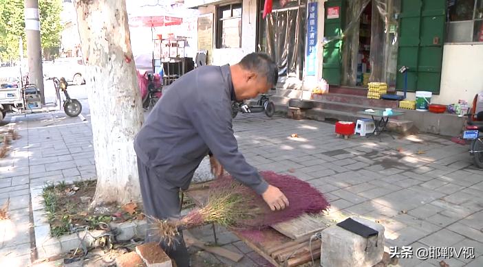 老式扫帚手工,老手艺扎扫帚