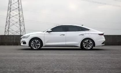 颜值高的轿车15万左右家用车,三款20万轿车推荐运动舒适两不误