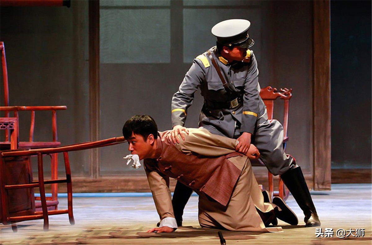 老年间，有种骗术名曰“美人局”，上当者无一例外皆为浮浪子弟