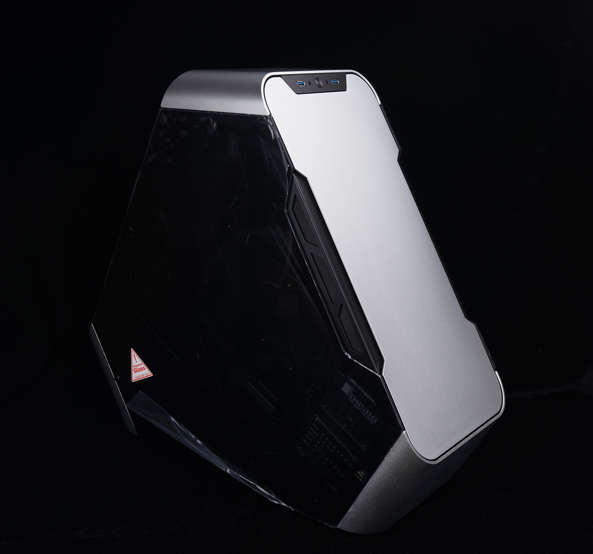 外星人游戏主机值得买吗 (有主机的外星人游戏本)