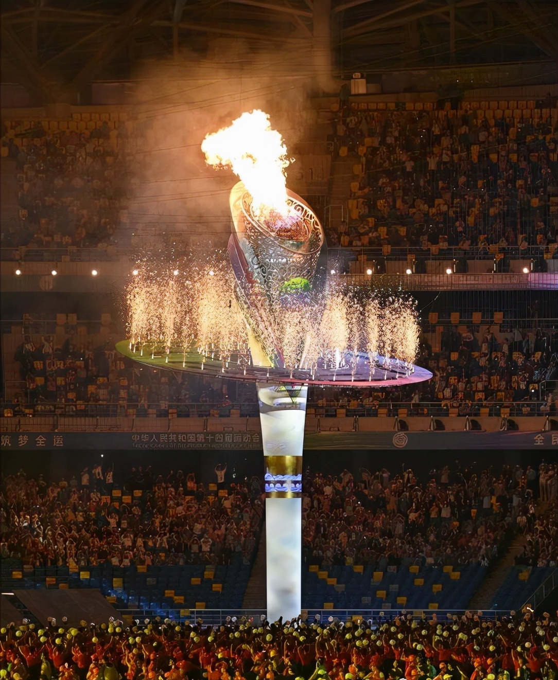 古都西安迎峰会安塞腰鼓,大运会开幕式汉服