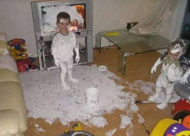 熊孩子误食无线耳机就害怕,七岁男孩误吞耳机