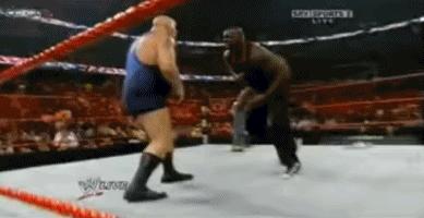 拳王暴打wwe,施瓦辛格一拳打倒wwe