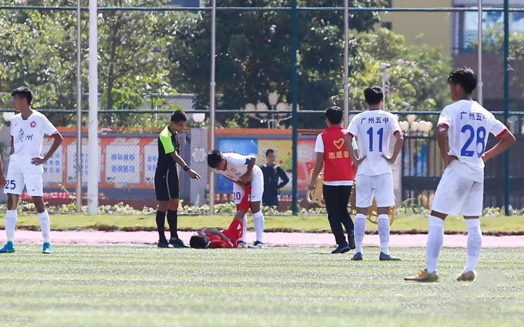 许幻山详细解析,许幻山丢高尔夫球