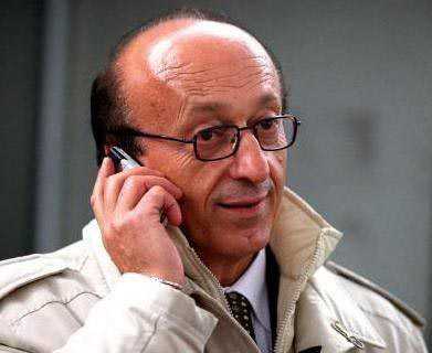 最公平的足球裁判科里纳,世界足球裁判科里纳暖心时刻