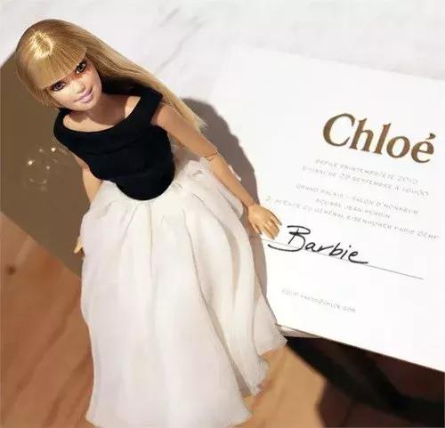 她是全世界最爱微整的女人却得了今年年度时尚偶像奖