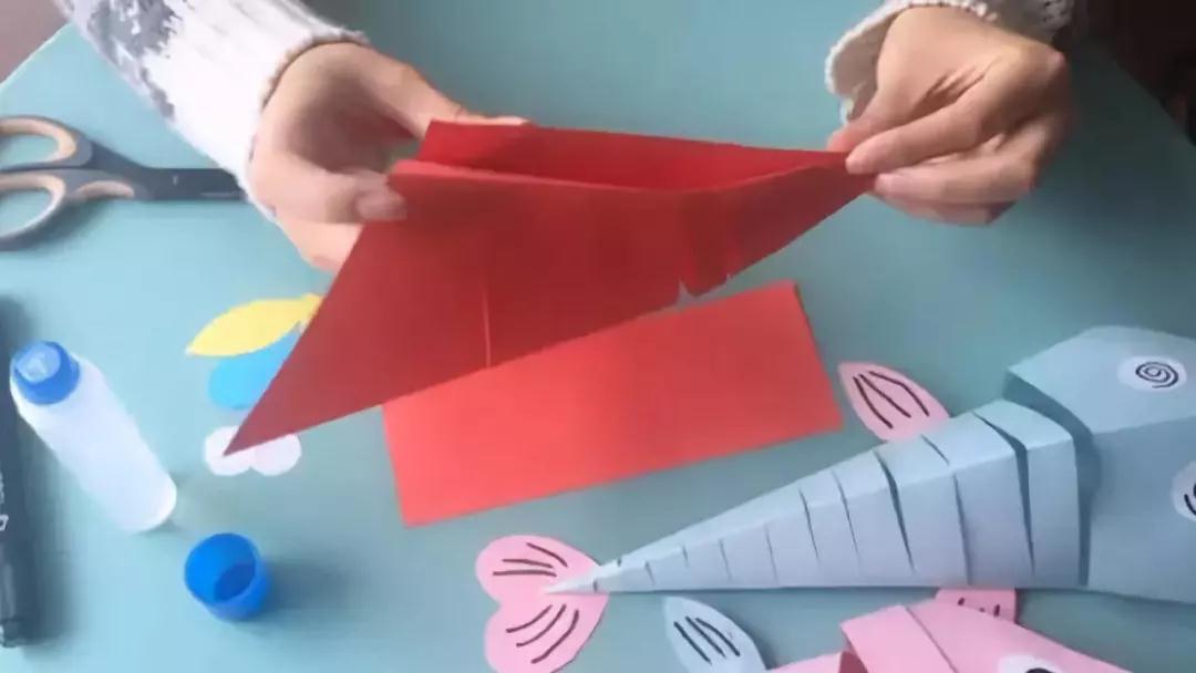 三角形卡通小鱼图片,彩色卡通小鱼图文