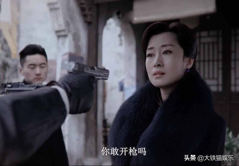 这4位女星太难了！被一位女配艳压不算啥，个个女配都吊打才尴尬