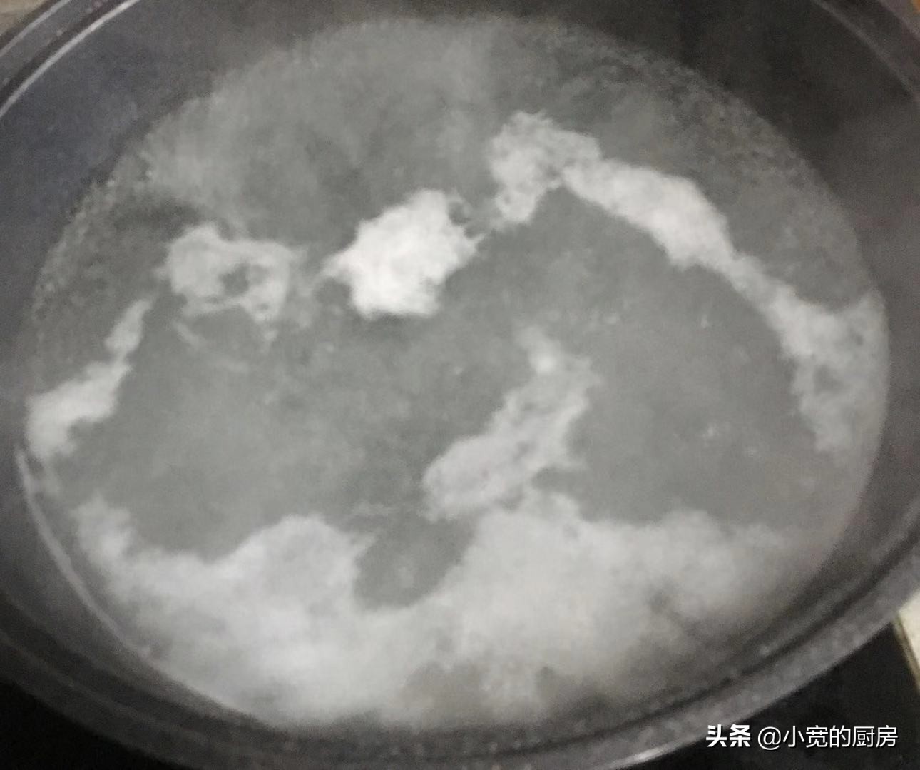 粤菜清蒸剁椒鲈鱼片,鲈鱼清蒸放蒸鱼豉油还需要放盐吗