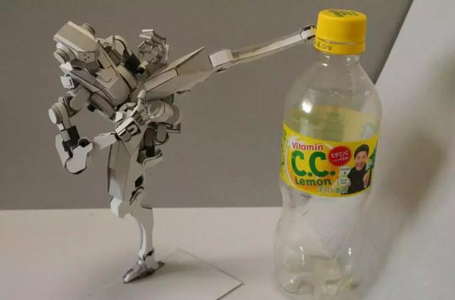 日本小哥自称“空箱职人”，靠着废纸盒办展览