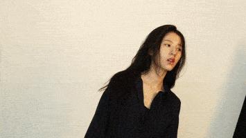 周雨彤最新穿衣搭配,周雨彤减龄穿衣搭配