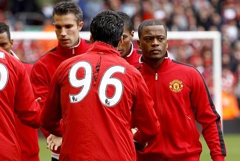 埃弗拉庆祝曼联夺冠,足坛故事录