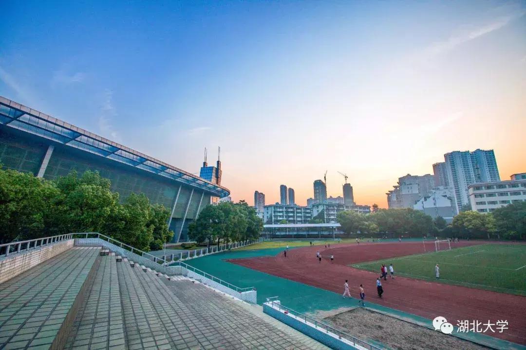 今天是你的生日，我的湖北大学！书记喊你回学校打卡