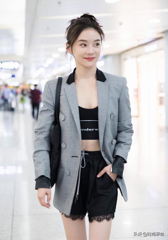 袁姗姗细腰,袁姗姗穿露脐装秀身材