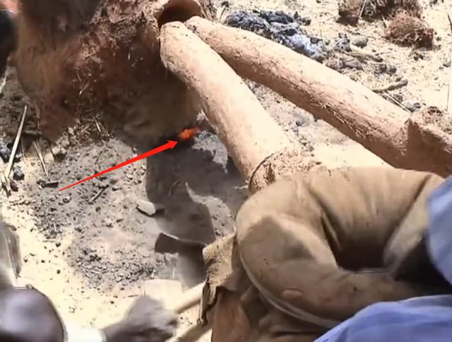 黑人跨入铁器时代的关键！揭秘两千年前的黑人冶铁术，包教不包会