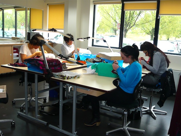 爱马仕丝巾为什么值得收藏,爱马仕丝巾一条