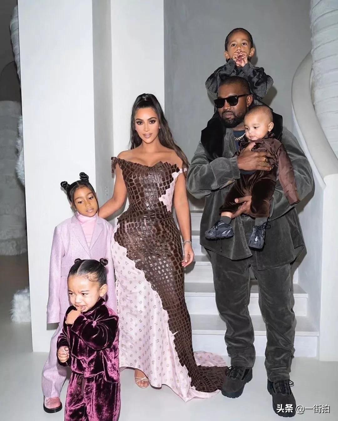 金卡戴珊芝加哥最新照,金卡戴珊科勒卡戴珊出街