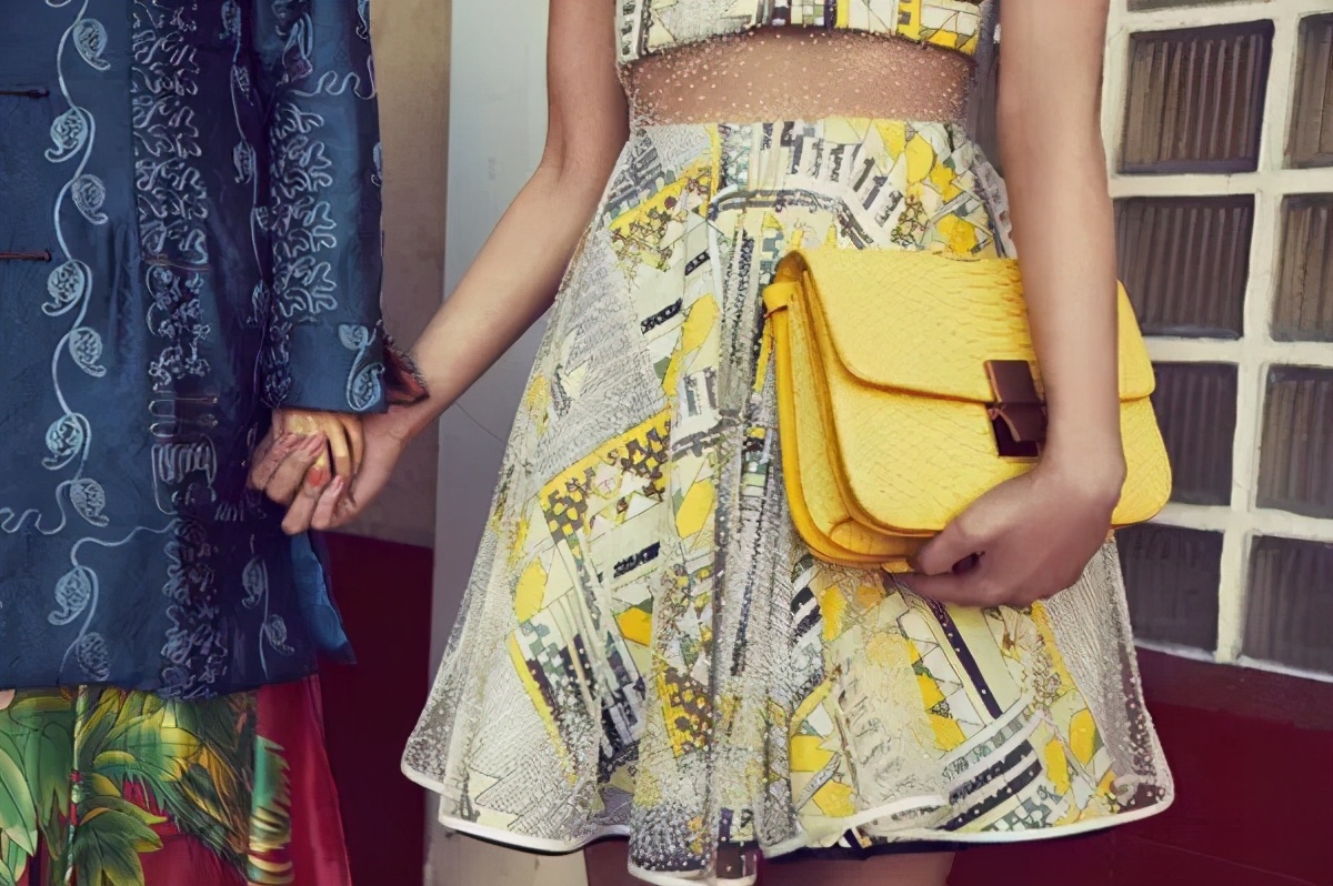 如何鉴定蛇皮包包 (如何辨别蛇皮包真假)