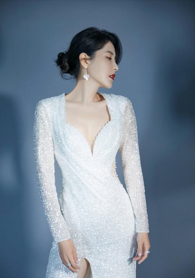 曾黎影视剧旗袍,曾黎旗袍打台球