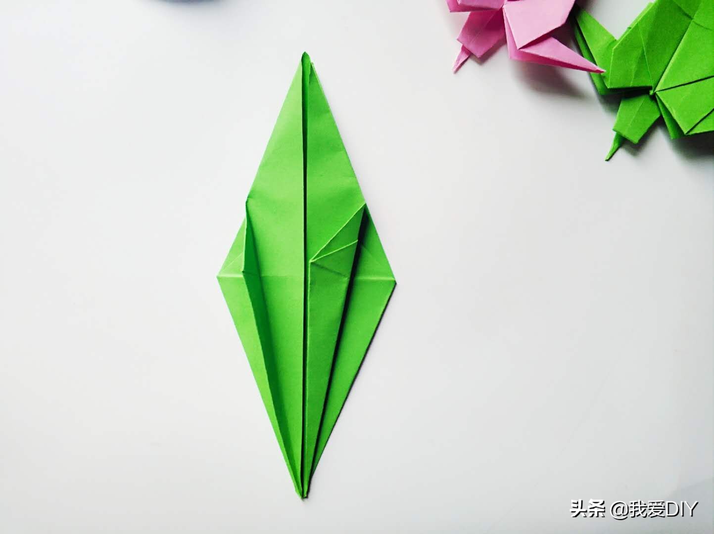 小燕子折纸步骤图解法,小燕子折纸教程简单