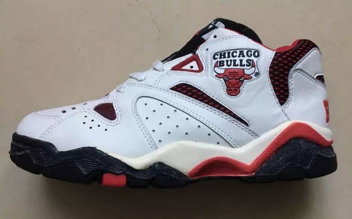 CONVERSENBA队徽鞋，中国鞋迷的篮球鞋启蒙圣物