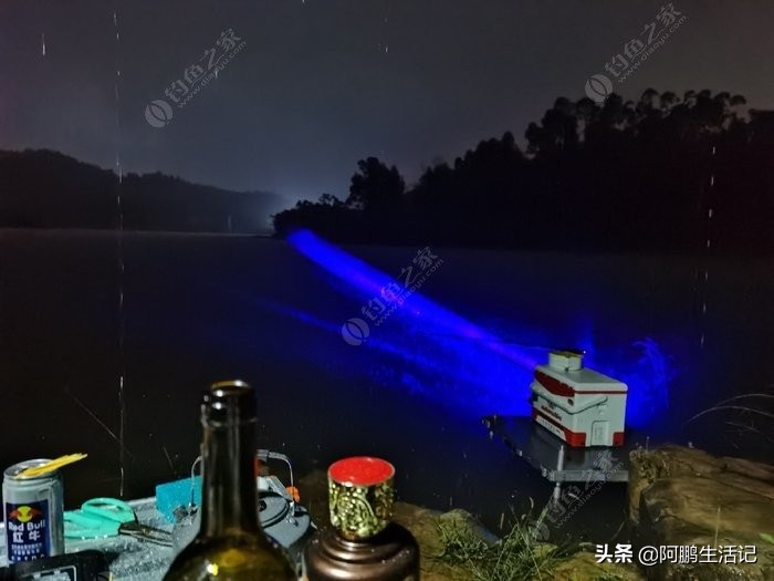 雨中作乐:酒足饭饱，雨后垂钓收货颇丰！
