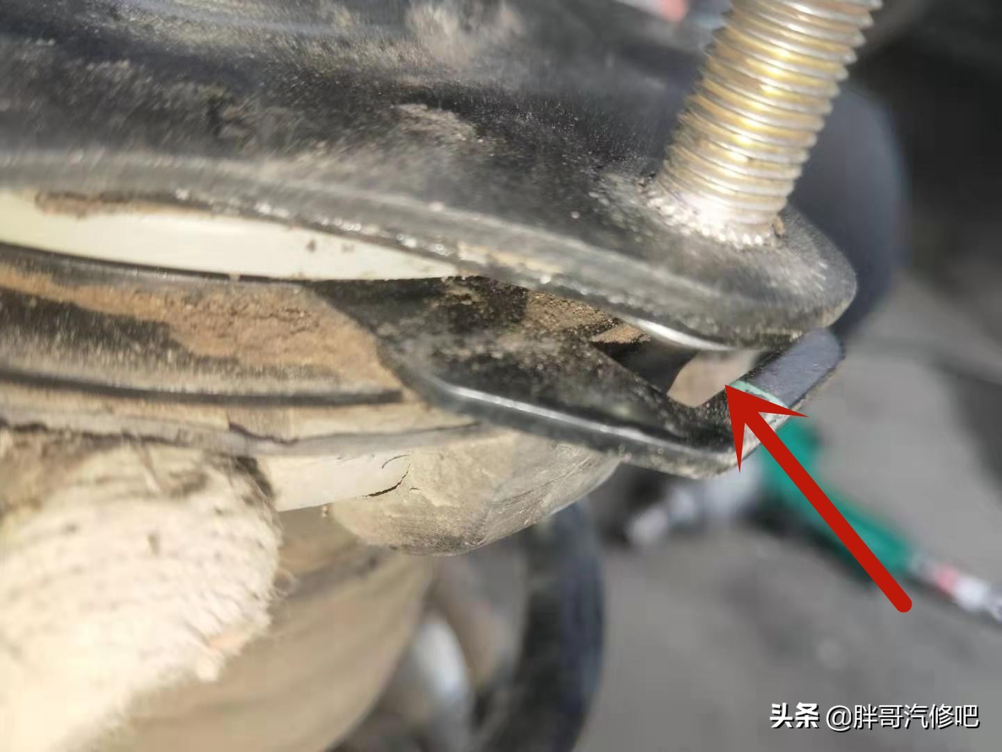 本田CRV底盘异响,crv有冬天减震器异响的毛病吗