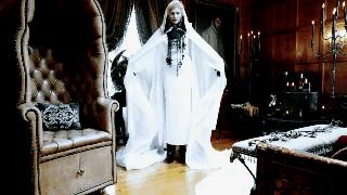 前夫爱继女，单身养出三超壕，31岁离婚后开启美魔女传奇