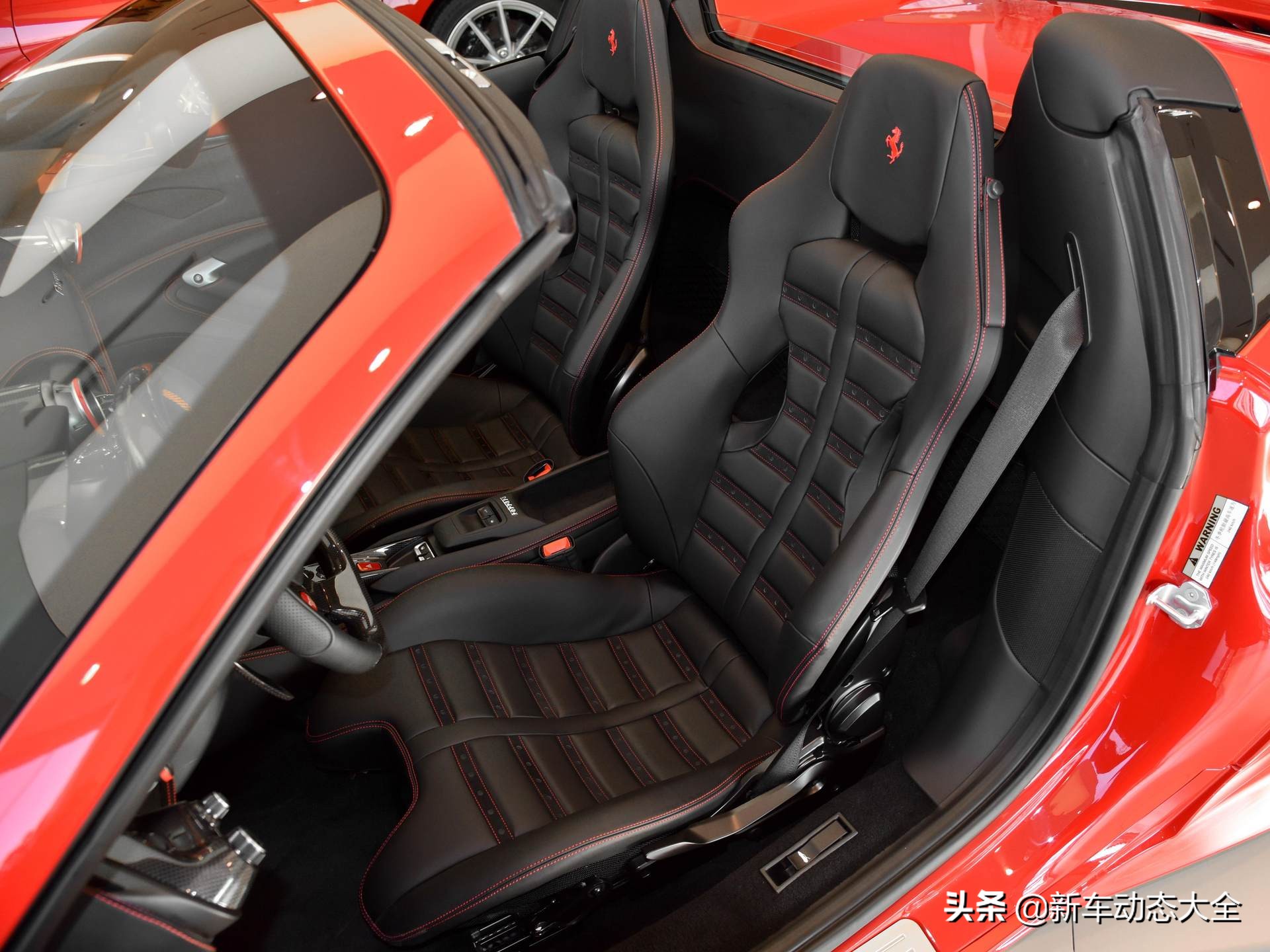 法拉利最帅车型f8硬顶敞篷,法拉利f8spidertailormade落地价
