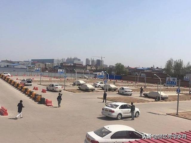 一般驾校教练工资多少,驾校教练工资每月能拿两万吗