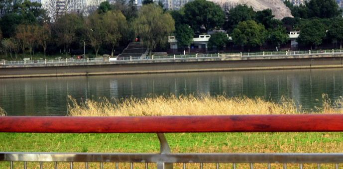 绕湘江徒步一圈多少公里,绕着长沙跑了103圈