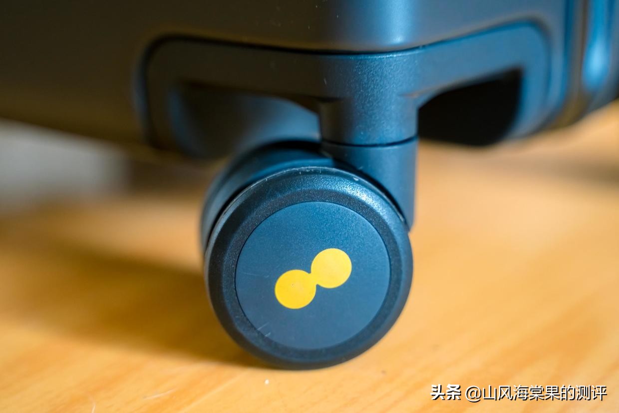 地平线八号行李箱个性装扮,地平线八号行李箱如何鉴定为正品