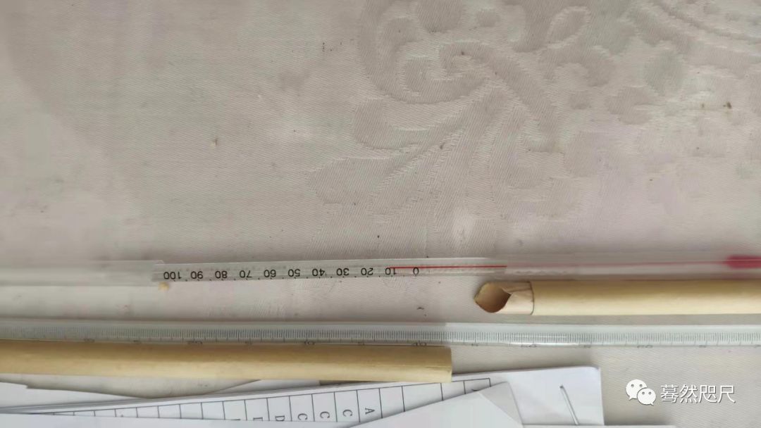 d76黑白胶卷冲洗经验,暗房洗胶卷用什么颜色灯