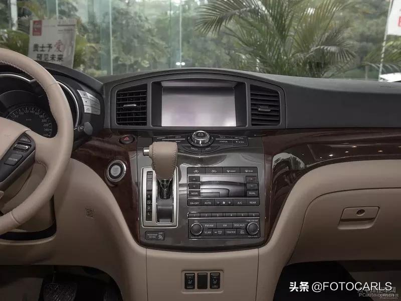 日产贵士3.5LSL实拍，比丰田埃尔法厚道，性价比超高豪华7座MPV