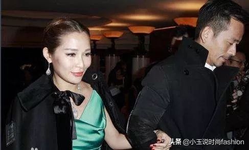 她老公旺成百亿富豪，却被半路杀出的“玉兰油女孩”抢走了