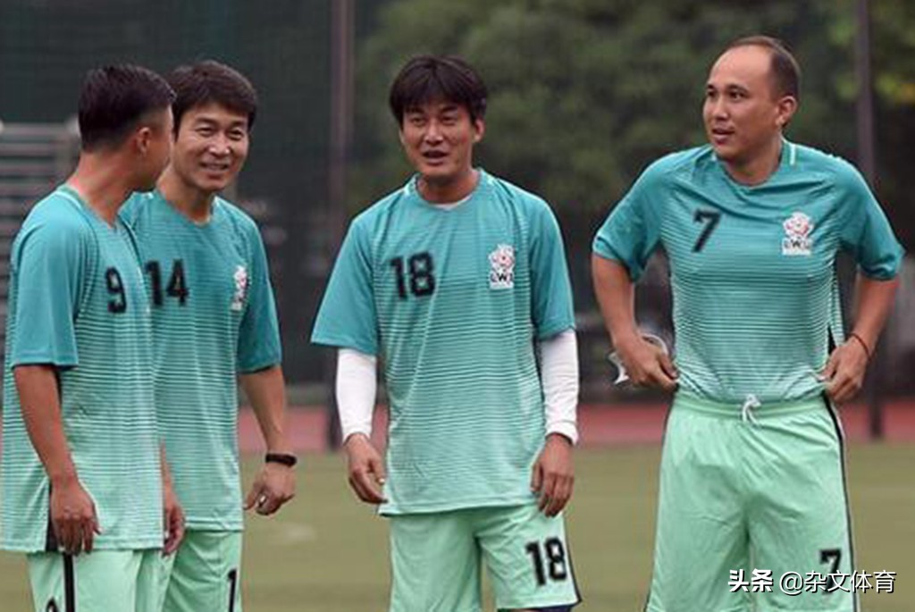 47岁前国脚迷途知返！曾击败齐达内获得季军，出狱后仍关注足球