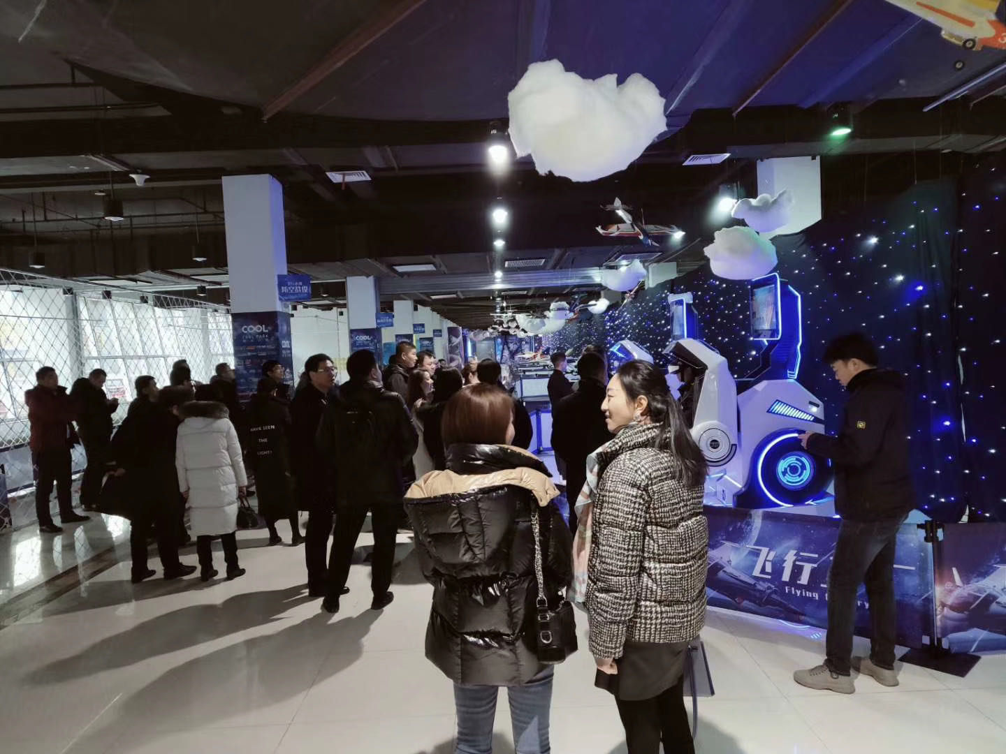 开一家vr体验馆赚钱吗,vr体验馆经营方法