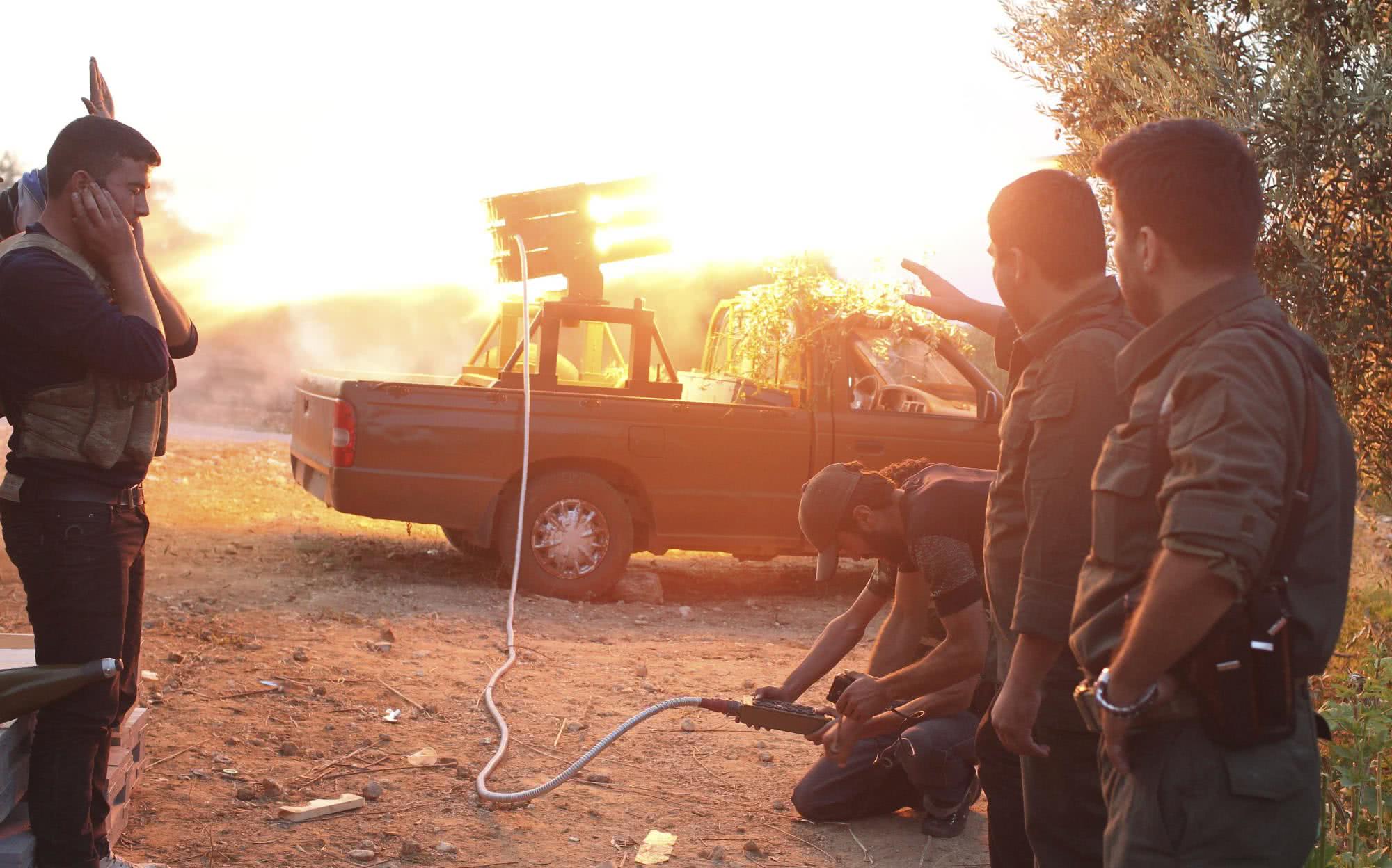 考验普京时刻到了!数万恐怖分子大反扑,俄罗斯盟友危在旦夕