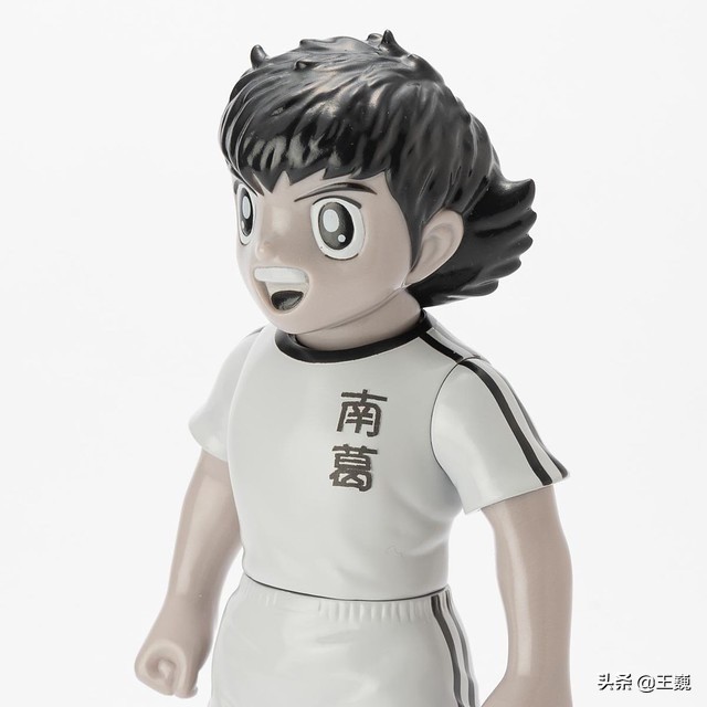 情怀呀，即使是这样一群身材比例严重失控的足球小将